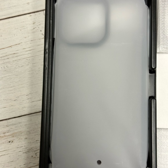 Crystal Clear Slim Protective Case for iPhone 14 Pro Max Case 6.7'' - Picture 8 of 12